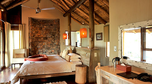 Madikwe Game Reserve - Buffalo Ridge Lodge - Luxury Thatched Chalets