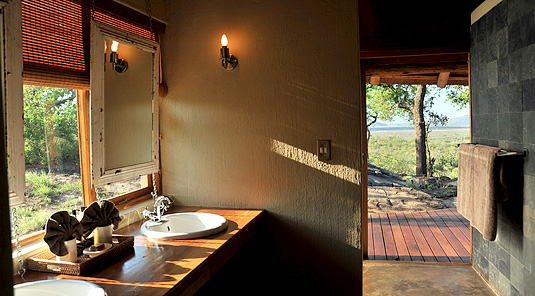 Madikwe Game Reserve - Buffalo Ridge Lodge - Luxury Chalet Bathroom